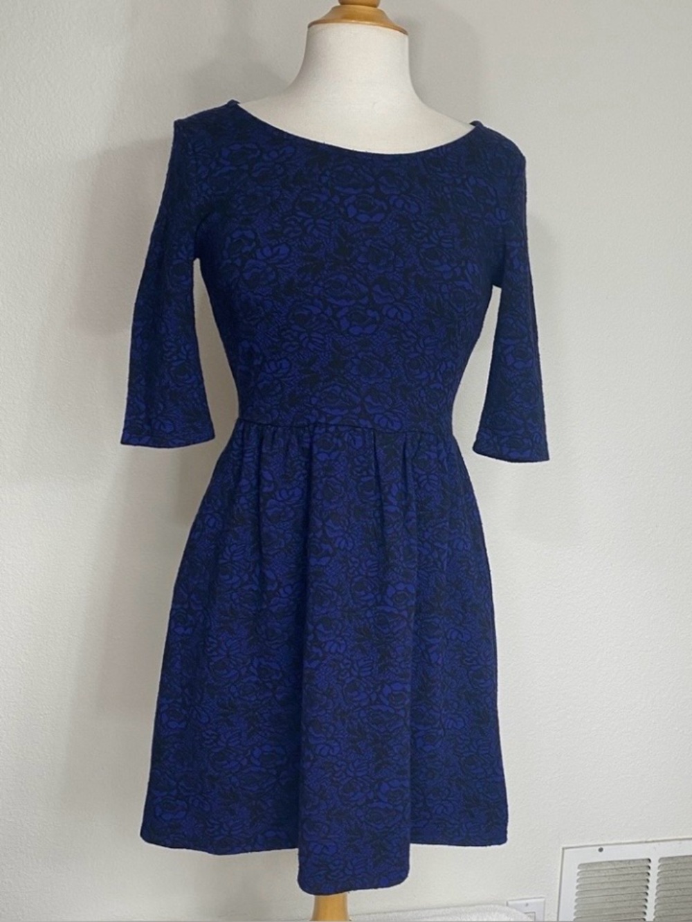 Maison Jules Women Blue Black Floral Fit & Flare Dress Size Small Classic Preppy